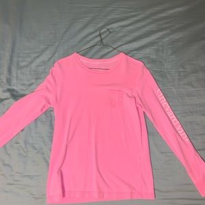 Vineyard vines hot pink t-shirt
